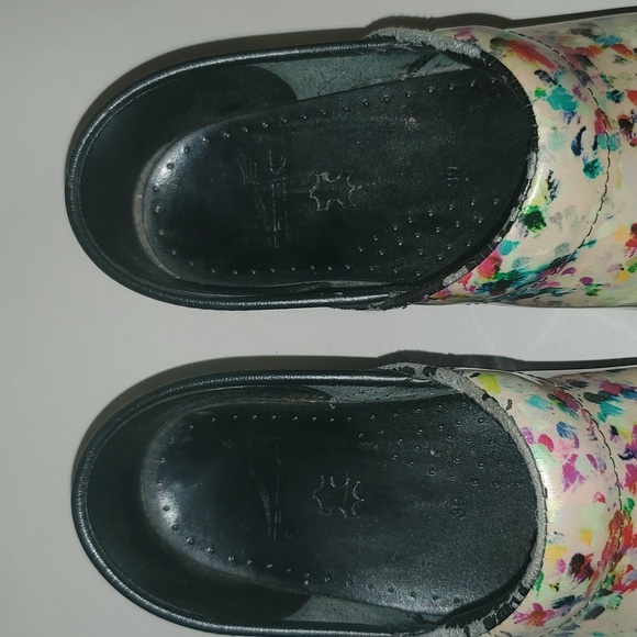 Dansko Watercolor Print Clogs sz 39 - Picture 7 of 15